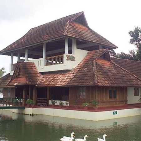 Aquasserenne Kollam Exterior foto